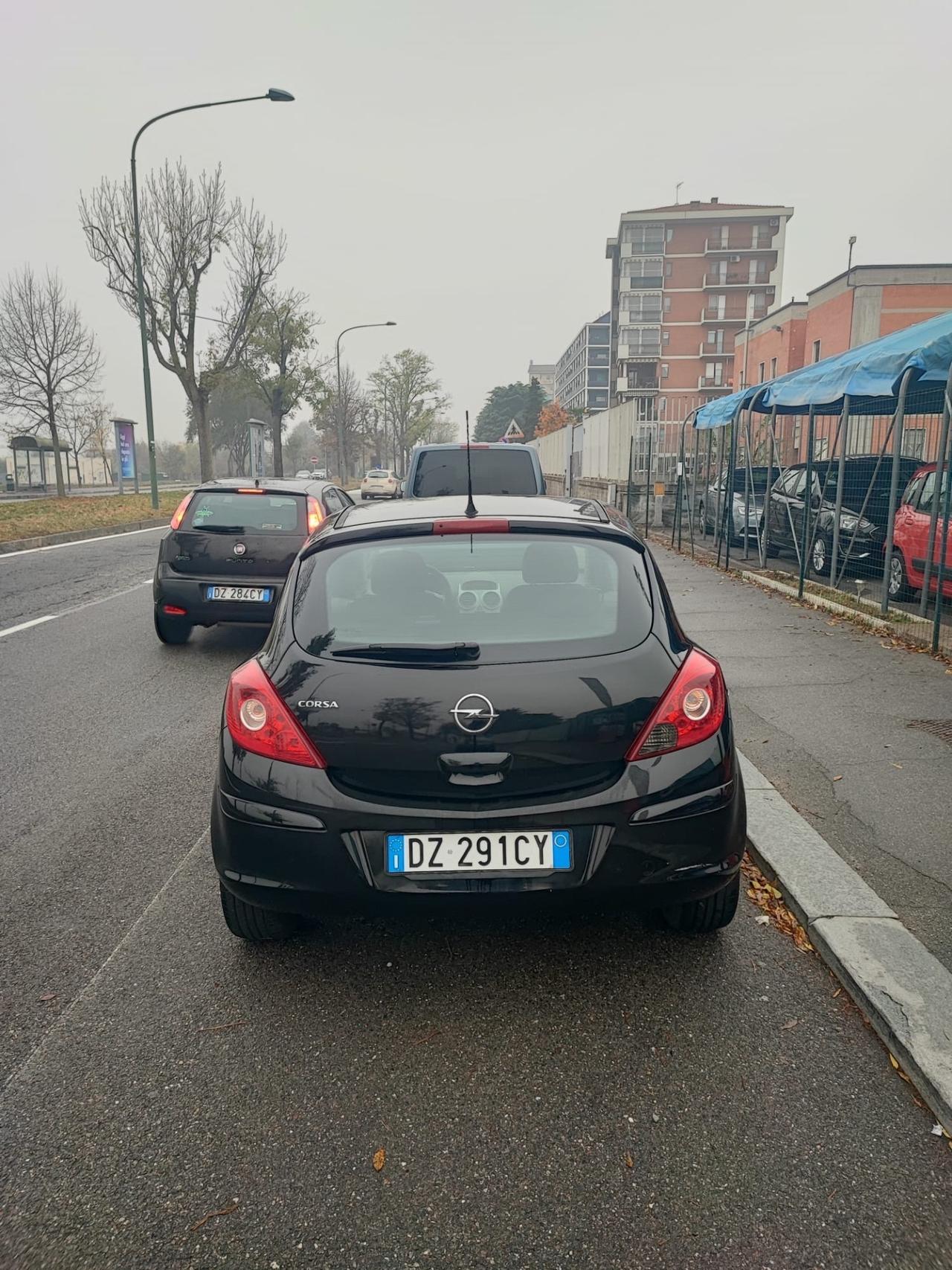 Opel Corsa 1.2 3 porte Sport