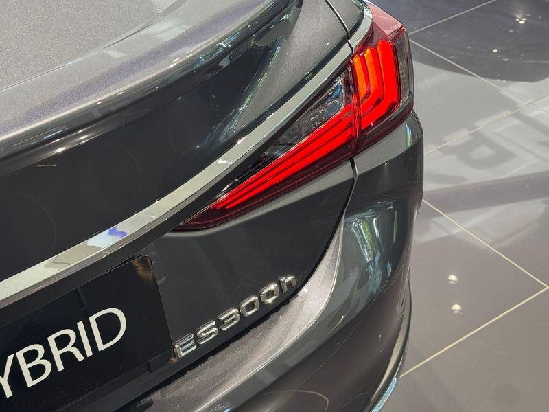 Lexus ES Hybrid Executive