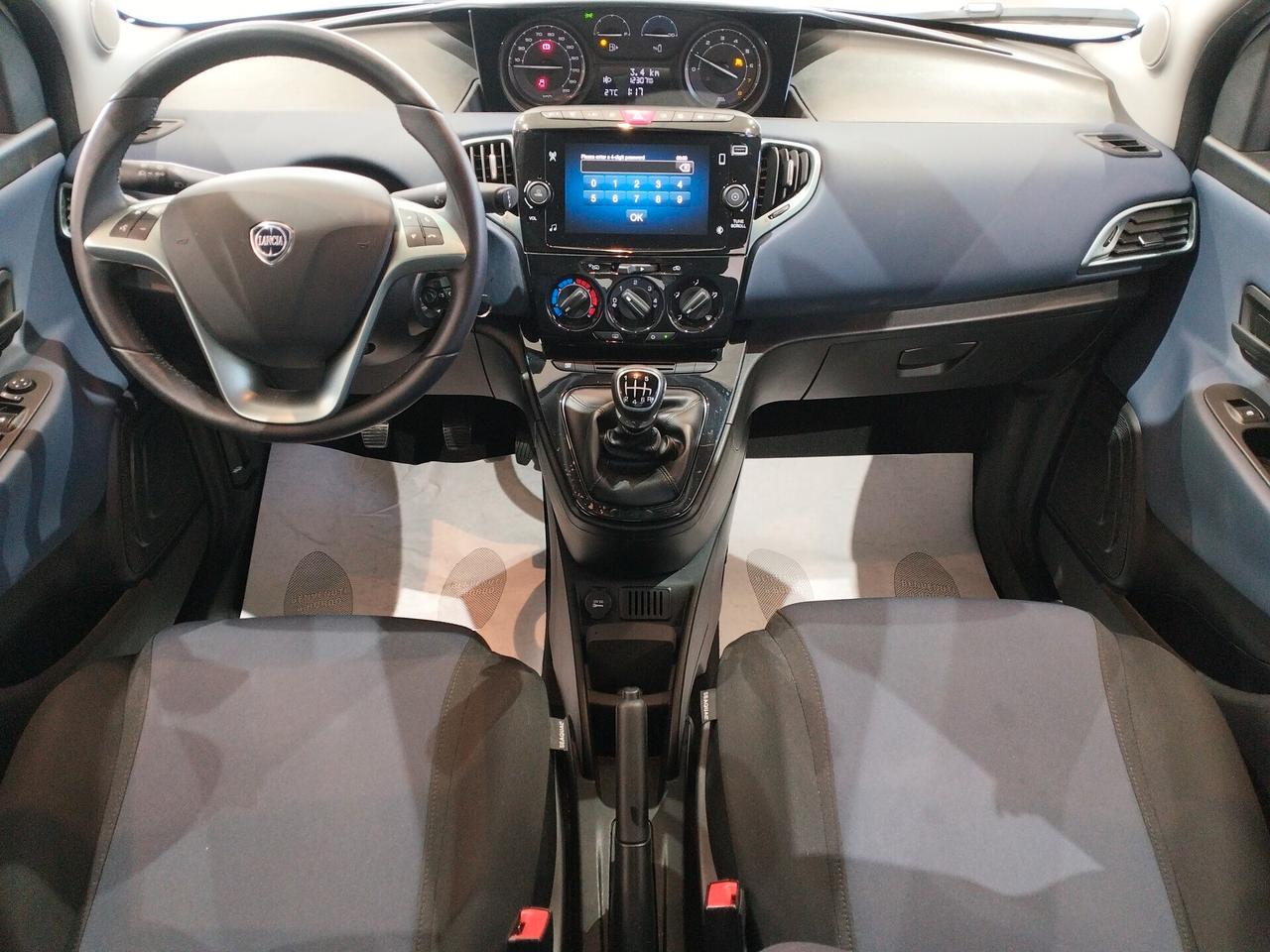 Lancia Ypsilon 1.0 firefly hybrid Gold *12.000 KM*