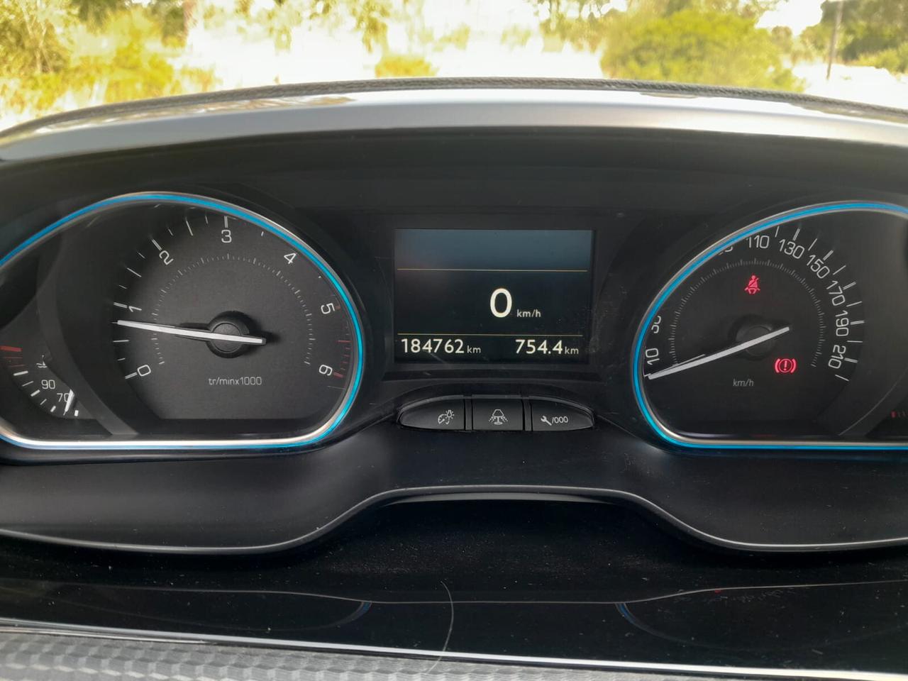 Peugeot 2008 BlueHDi 120 Allure