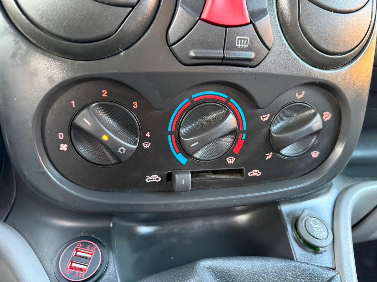 Fiat Doblo 1.9 MJT 105 CV Passo Lungo 5 posti