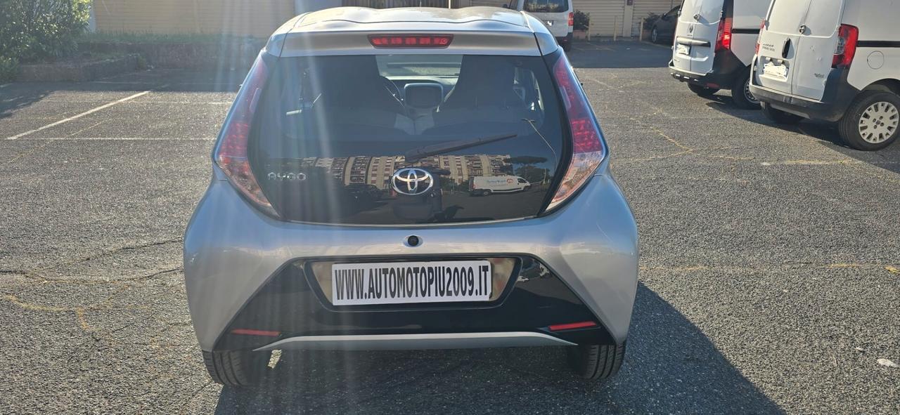 Toyota Aygo 1.0 VVT-i 72 CV 5 porte unipro garanzia permute finanziamenti