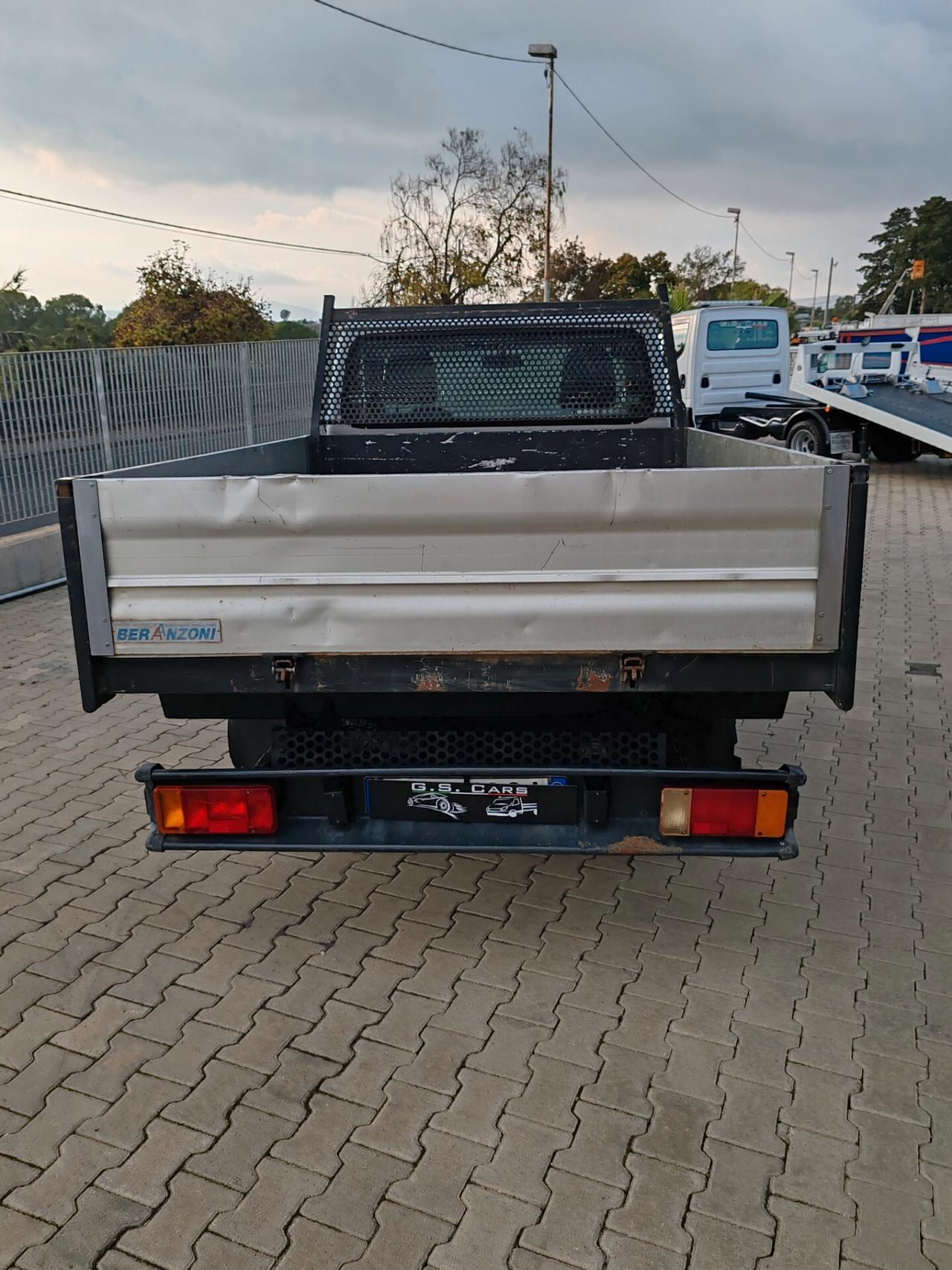 Mahindra Bolero Pk RIBALTABILE TRILAT