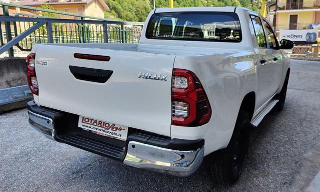 TOYOTA Hilux Pick-Up 2.4 D 4WD autocarro