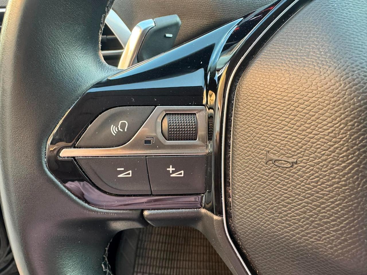 PEUGEOT 3008 HDI 130 S&S EAT8 ALLURE NAVI+RETROCAMERA