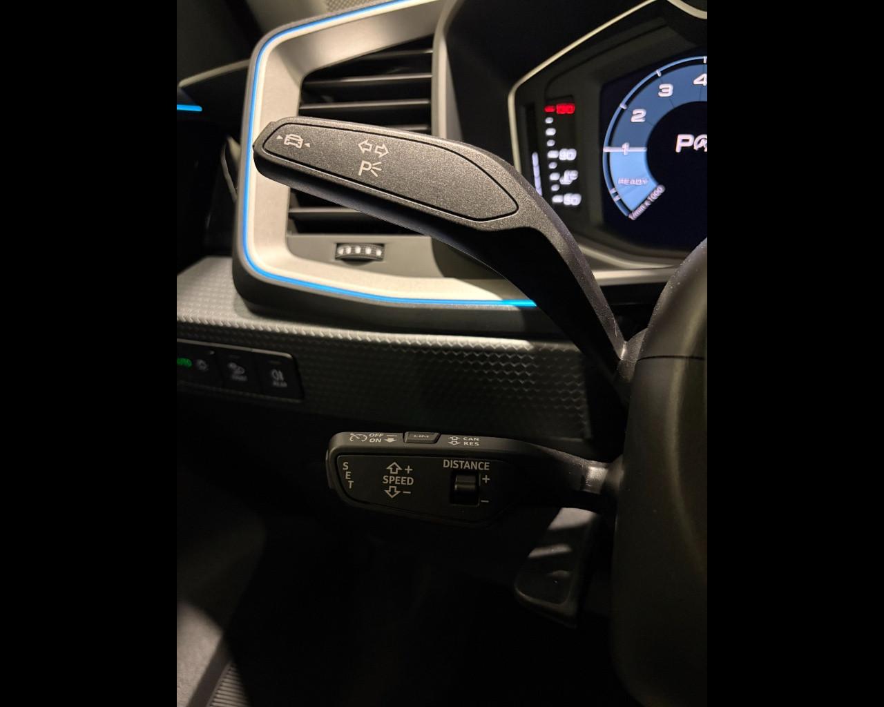 AUDI A1 SPORTBACK 30 TFSI S-TRONIC IDENTITY BLACK