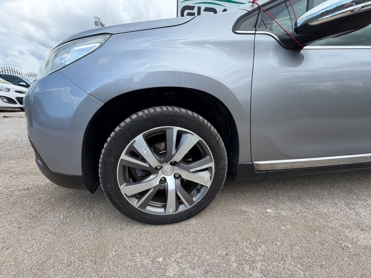 Peugeot 2008 1.6 e-HDi 115 CV Stop&Start Féline