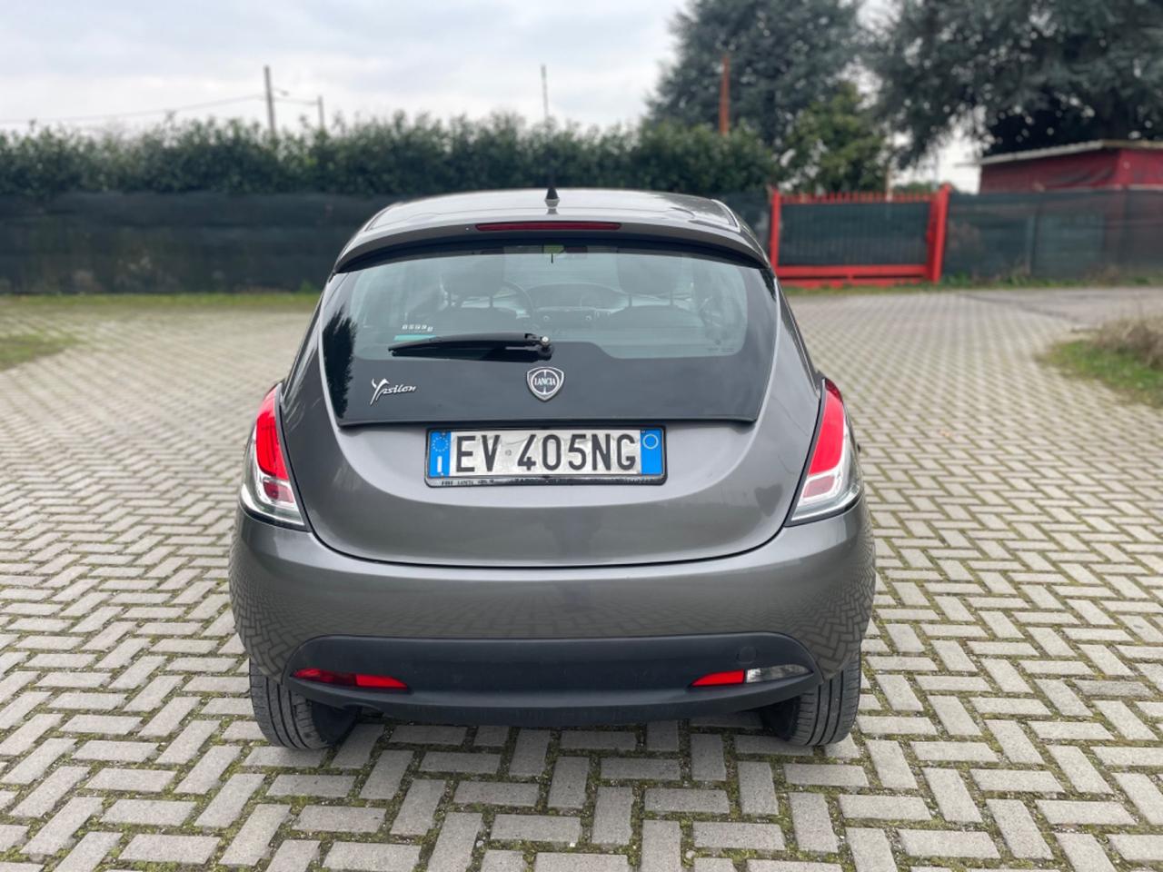 Lancia Ypsilon 0.9 TwinAir 85 CV 5 porte Metano Ecochic Gold