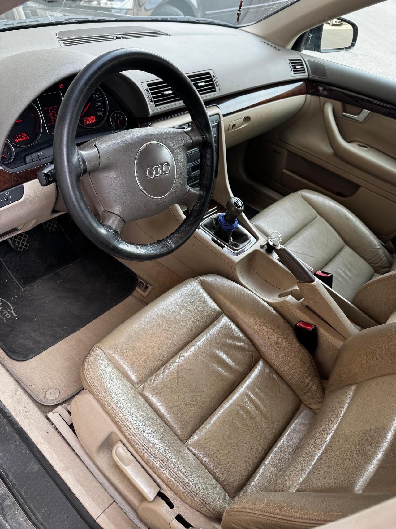 Audi A4 1.9 TDI/130 CV cat - 2002