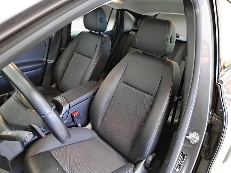 MERCEDES-BENZ GLA 200 D AUTOMATIC BUSINESS EXTRA CROSSOVER