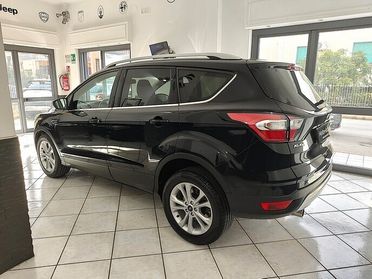 Ford Kuga 1.5 TDCI 120 CV S&S 2WD Powershift TITANIUMM