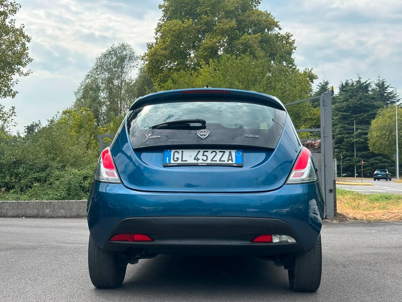 Lancia Ypsilon 1.0 FireFly 5 porte S&S Hybrid Silver