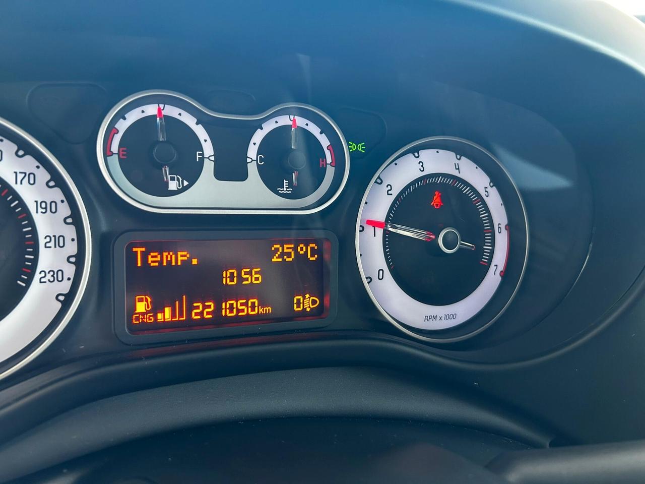 Fiat 500L 0.9metano X NEOPATENTATI 2014