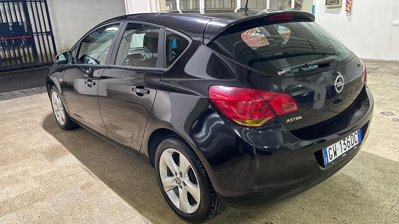 Opel Astra 1.4 100CV 5 porte Cosmo "Euro5"