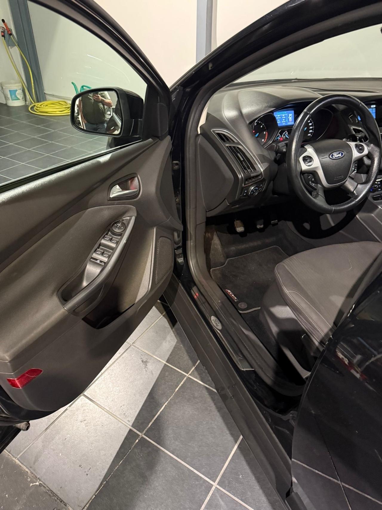 Ford Focus 1.6 TDCi 95 CV - NEOPATENTATI-UNICO PROPRIETARIO