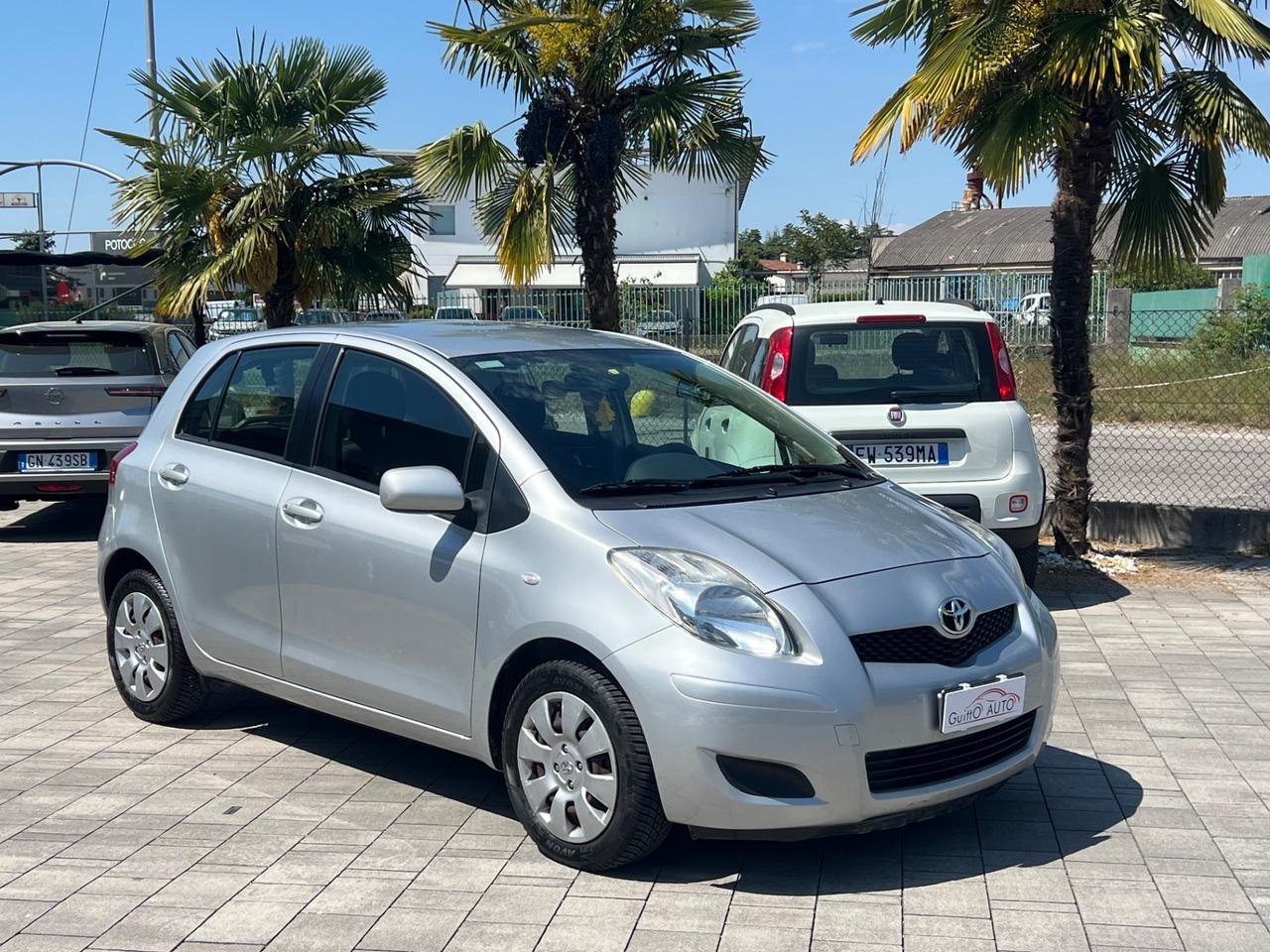 Toyota Yaris 1.0 5 porte Luxury pack FINANZIABILE