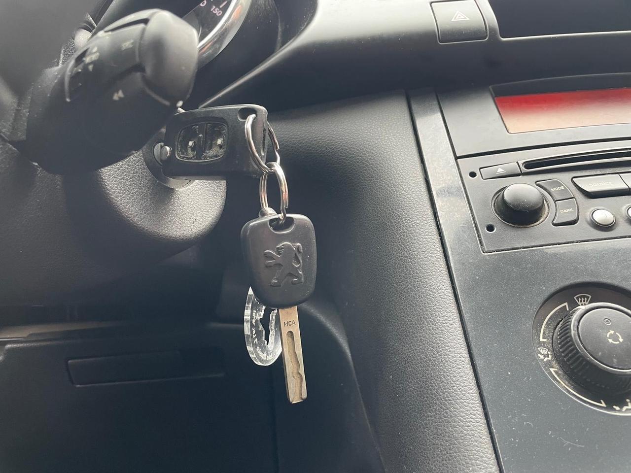 Peugeot 3008 1.6 HDi 115CV Style SuperFull Perfett