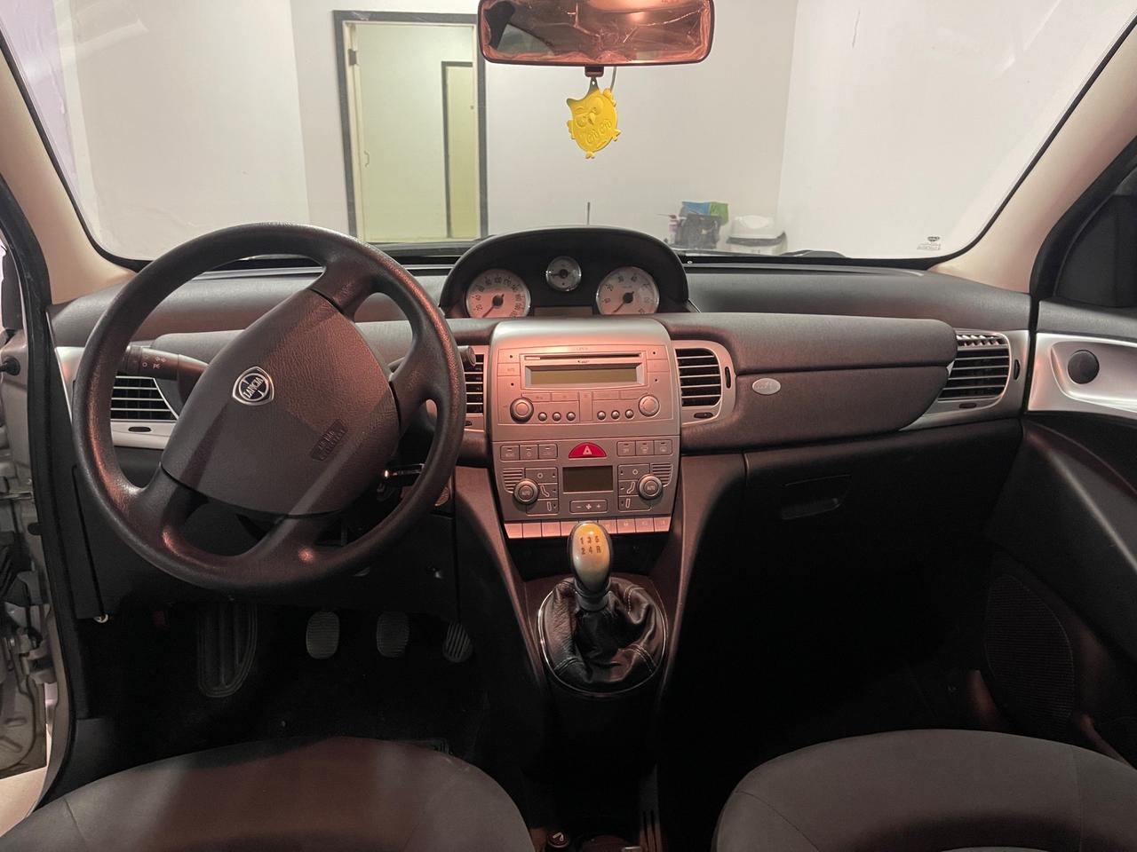 Lancia Ypsilon 1.2 69 CV 5 porte S&S Platinum