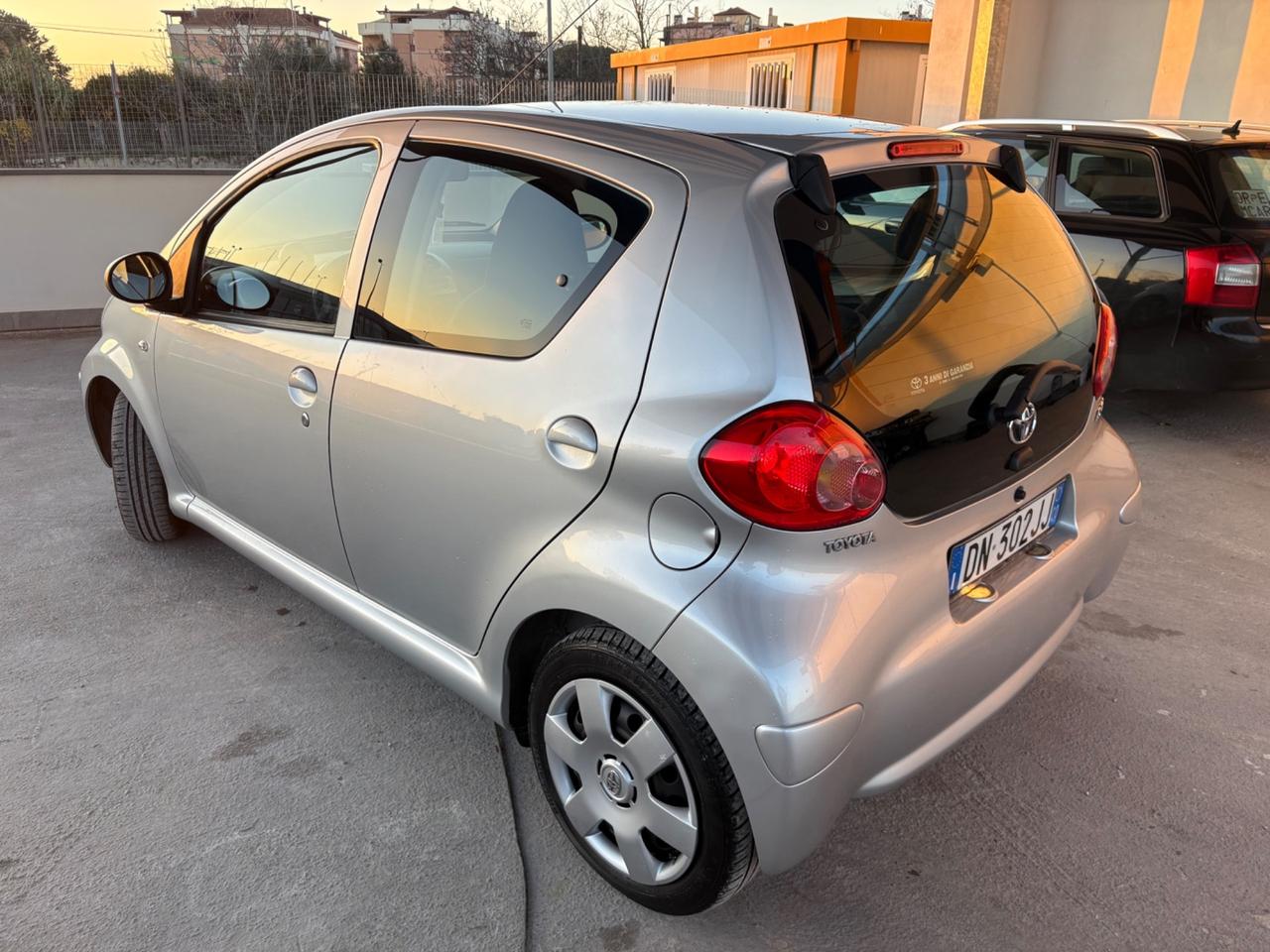 Toyota Aygo 1.0 12V VVT-i 5 porte Now AUTOMATICA 77000km!