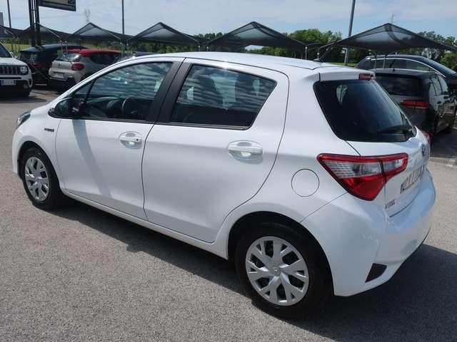 Toyota Yaris Yaris III 2017 5p 1.5h Business