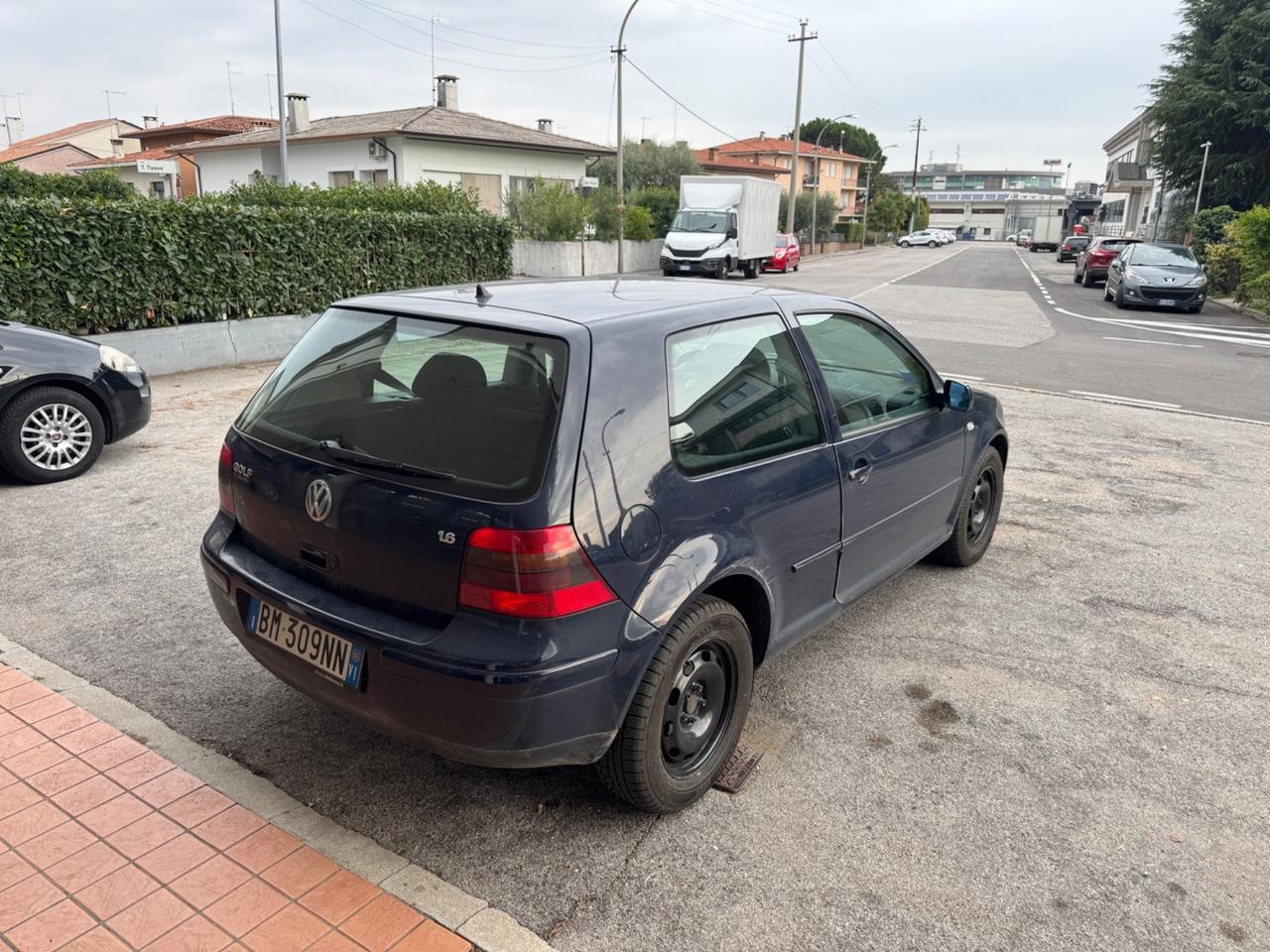 Volkswagen Golf 1.6 cat 3 porte