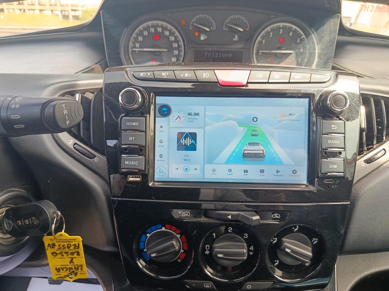 Lancia Ypsilon 0.9 TwinAir 85 CV 5 porte Metano Ecochic Platinum