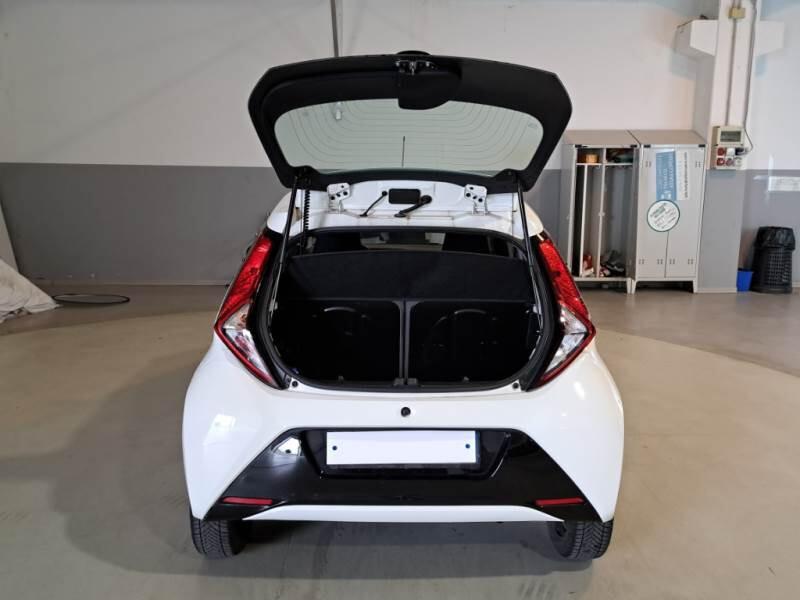 Toyota Aygo Connect 1.0 VVT-i 72 CV 5 porte x-cool