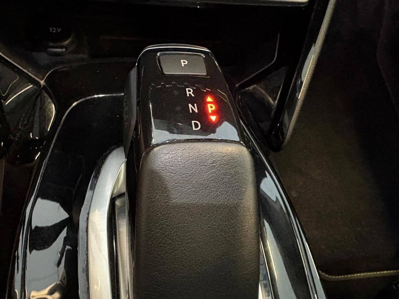 Peugeot 2008 GT PureTech 130 EAT8 TETTO SPOTICAR