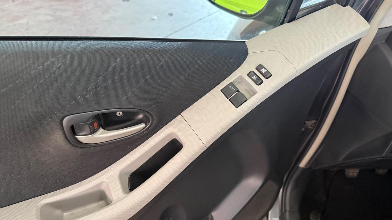 Toyota Yaris 1.3 5 porte Sol