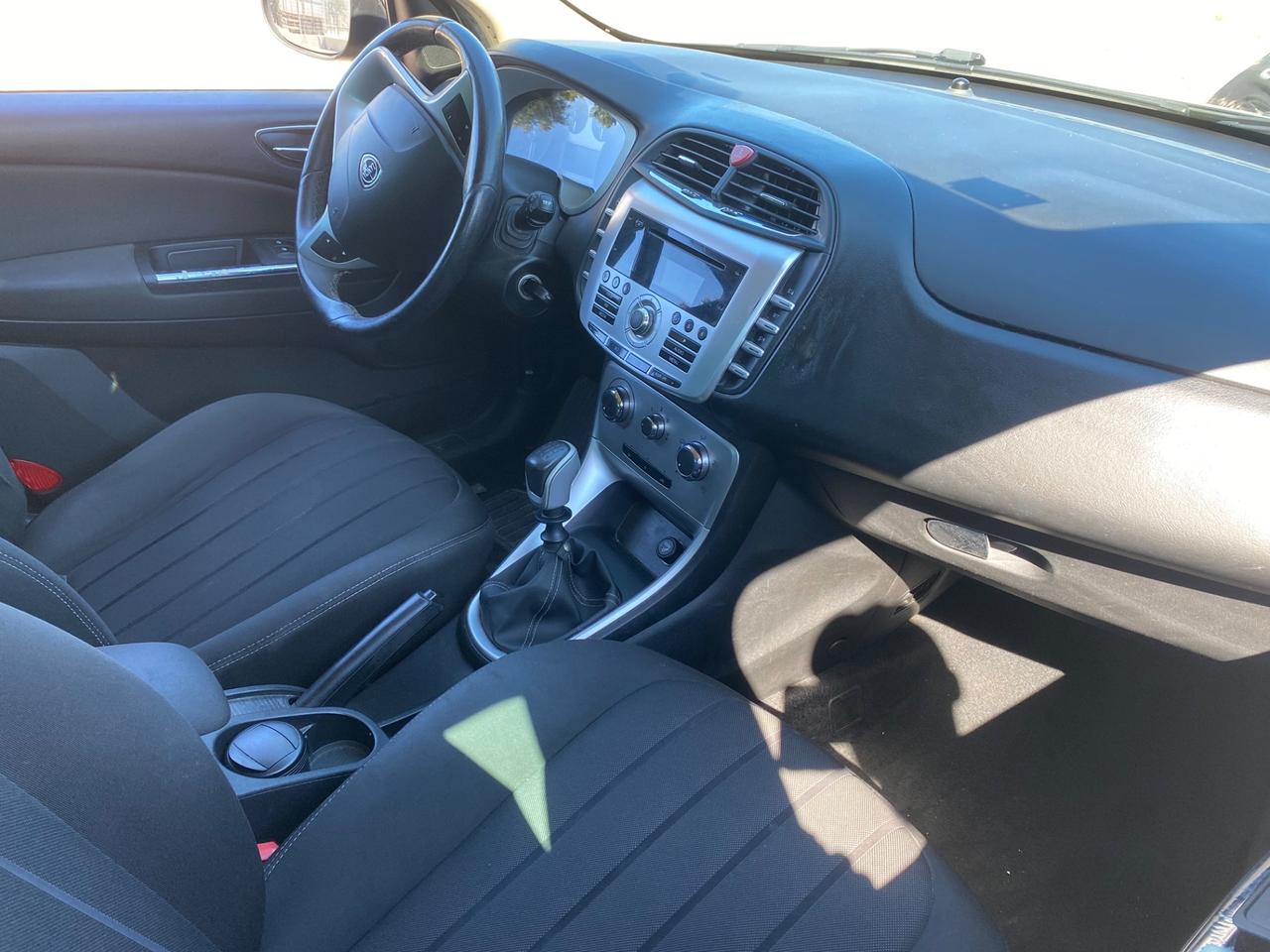 Lancia Delta 1.6 MJT DPF Silver