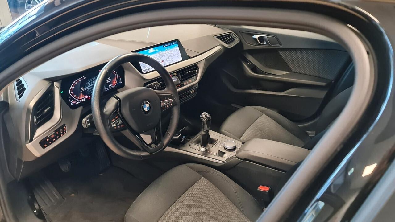 Bmw 118 118d 5p. Business Advantage