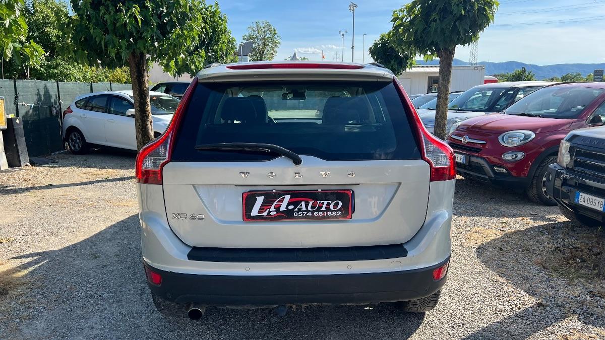 VOLVO - XC60 2.0 d4 Momentum 163cv geartronic