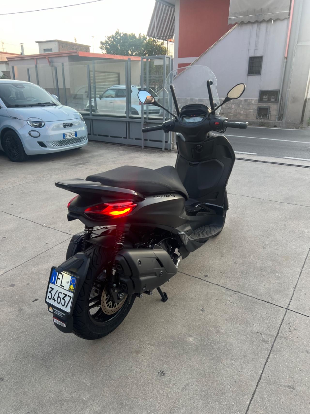 Piaggio Beverly 400 DEEP BLACK
