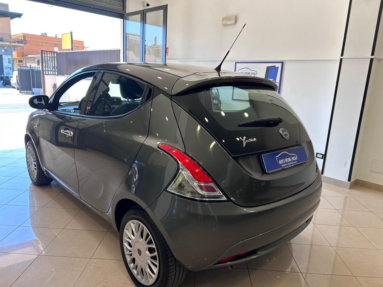 Lancia Ypsilon 1.2 69 CV 5 porte Gold