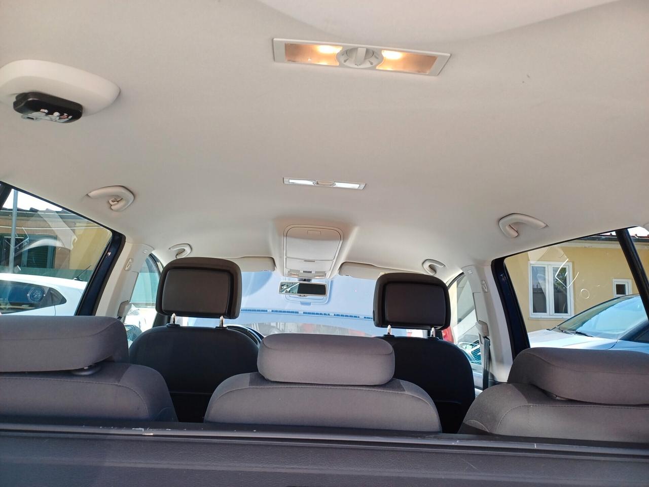 Volkswagen Touran 1.6 TDI Comfortline