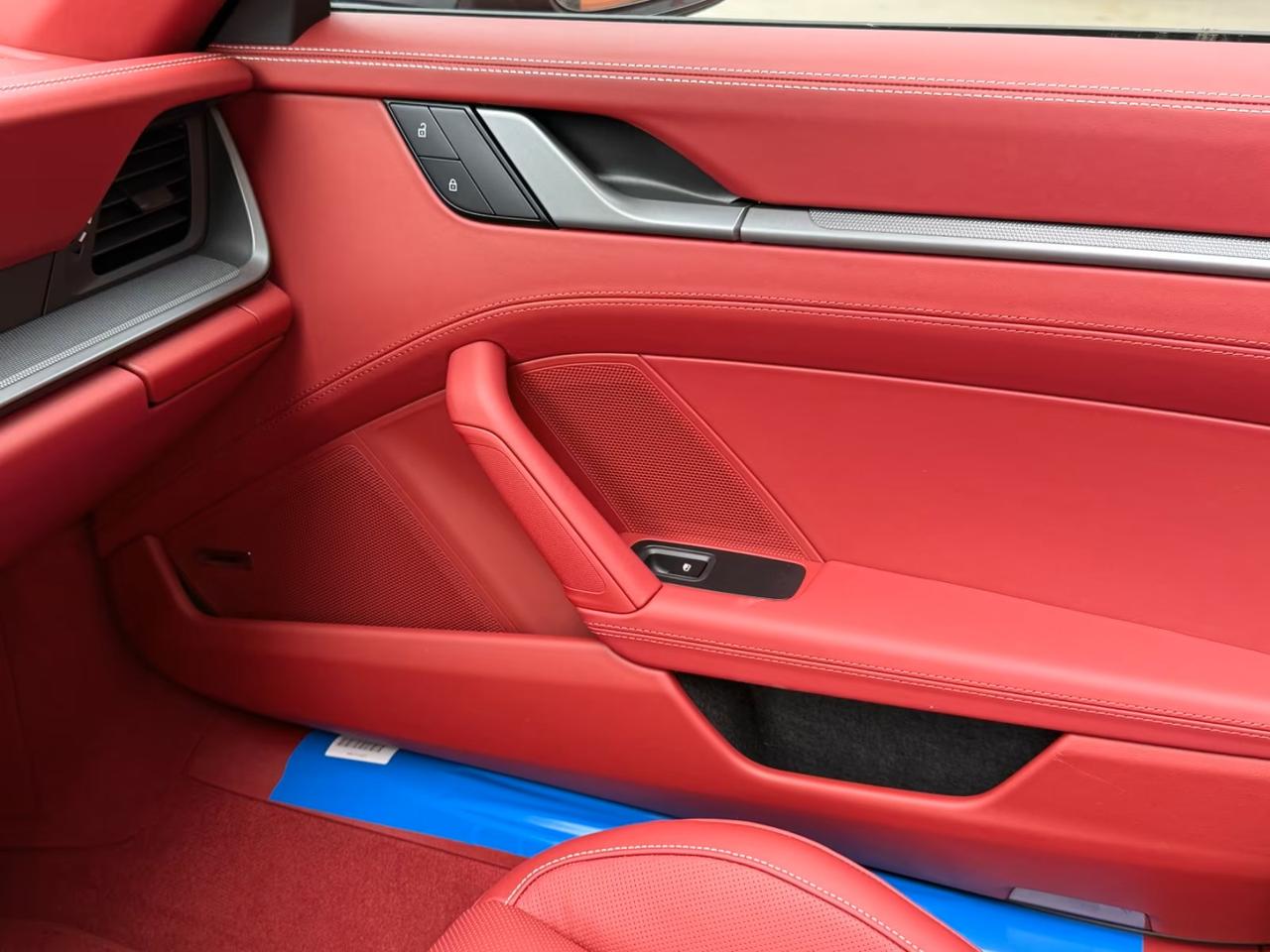 Porsche 911 Cabrio 3.0 Carrera 4 auto