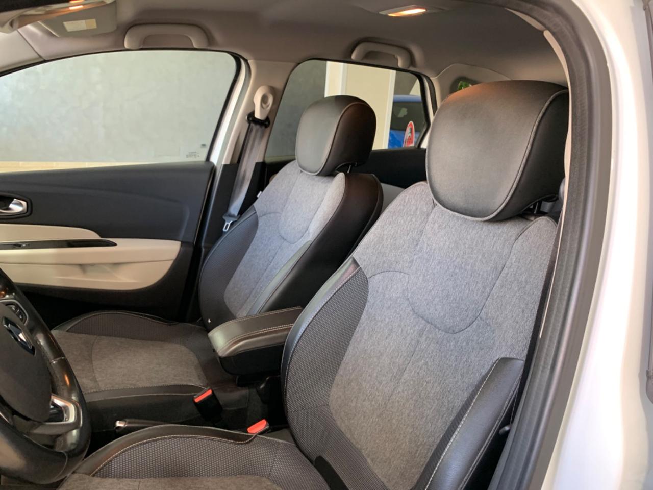 Renault Captur dCi 8V 90 CV EDC Sport Edition