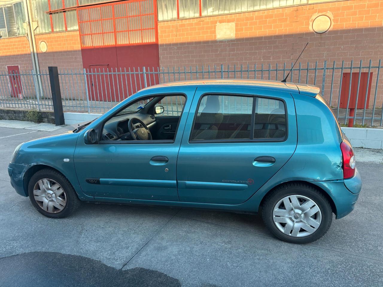 Renault Clio 1.2 cat 5 porte Confort Authentique