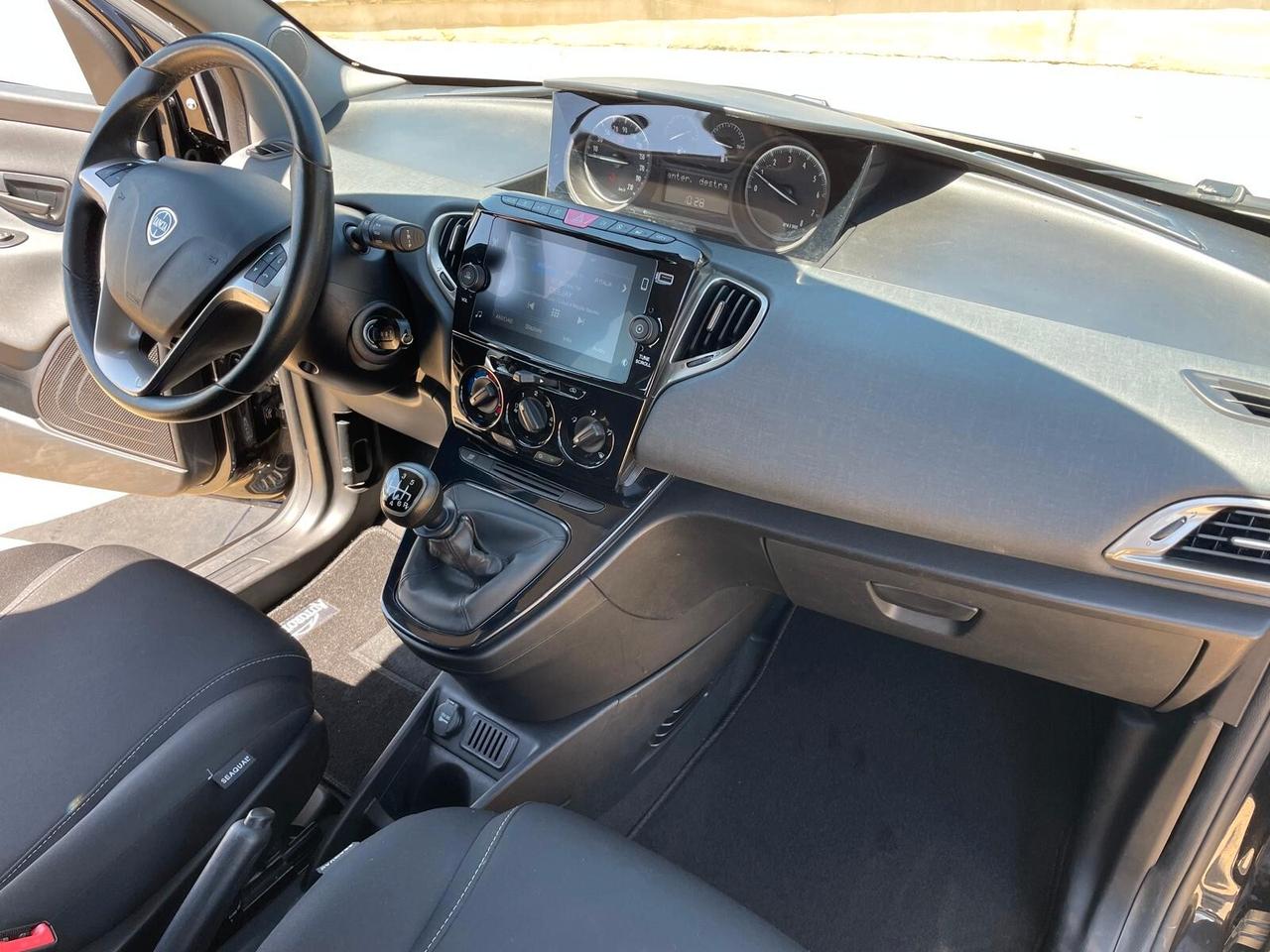 Lancia Ypsilon 1.0 FireFly 5 porte S&S Hybrid Gold