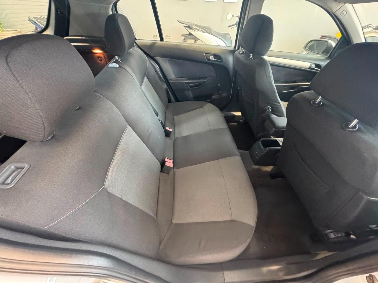 Opel Astra 1.3 CDTI 5 porte Enjoy