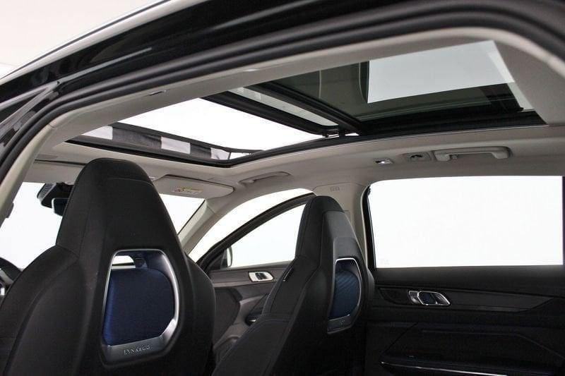 Lynk & Co 01 01 PHEV