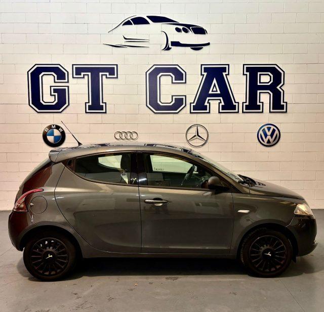 LANCIA Ypsilon 1.2 69 CV 5 porte Platinum ADATTA A NEPATENTATI