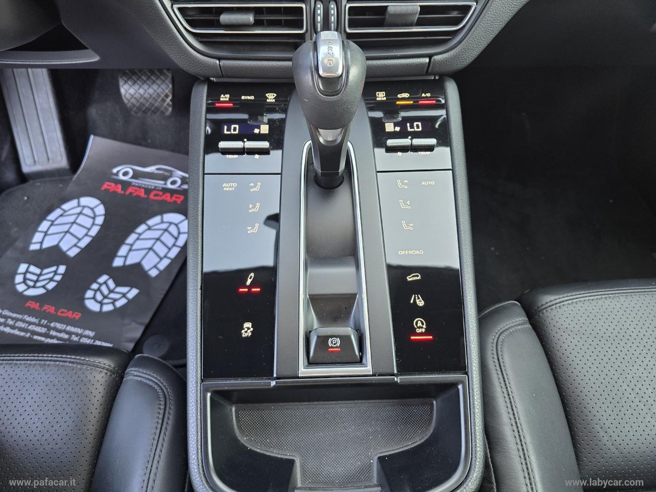 PORSCHE Macan 2.0 T