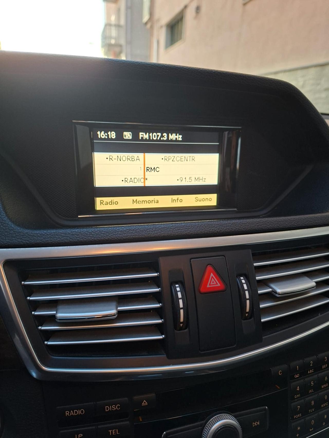 Mercedes-benz E 220 CDI BlueEFFICIENCY Executive