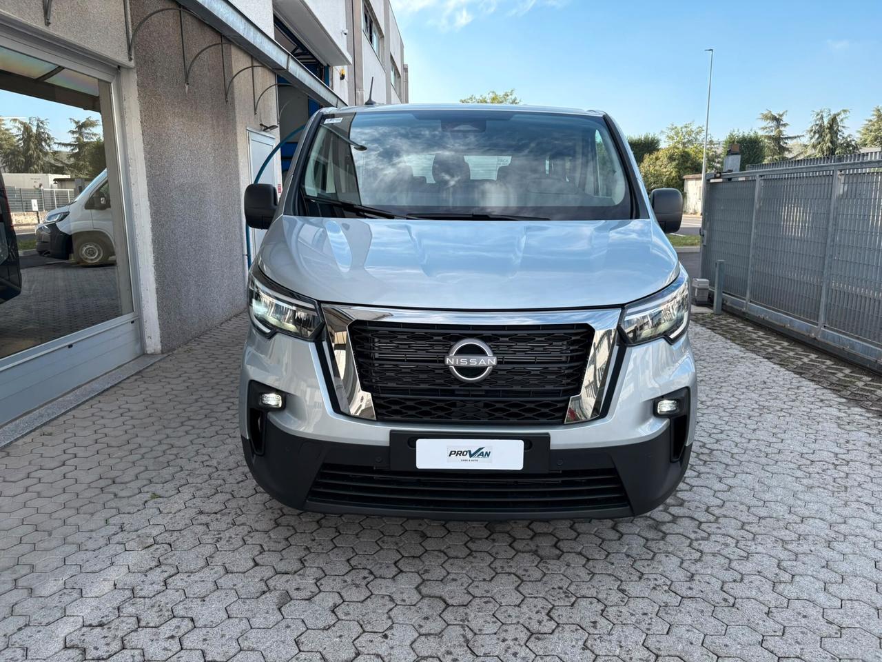 9 POSTI Nissan Primastar 2.0 dCi 150CV Aut PC-TN Bus N-Connecta