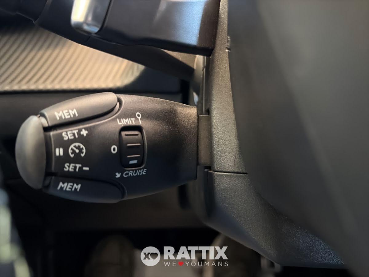 Peugeot 208 1.2 hybrid 136CV GT e-dcs 6