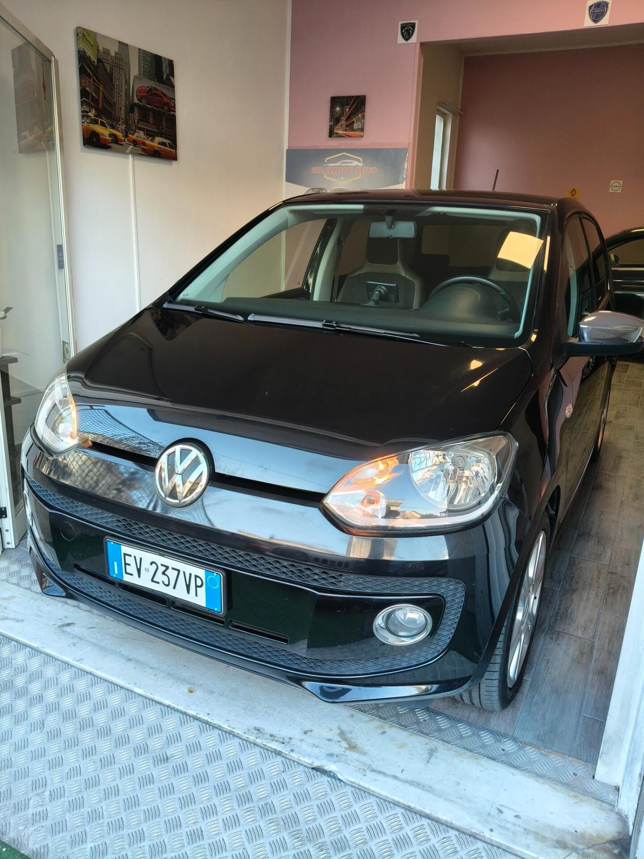 VOLKSWAGEN UP 1000 A METANO FULL OPTIONAL