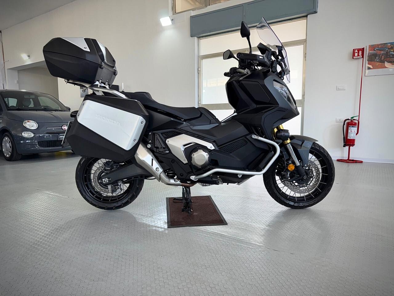 Honda X-ADV 750 travel