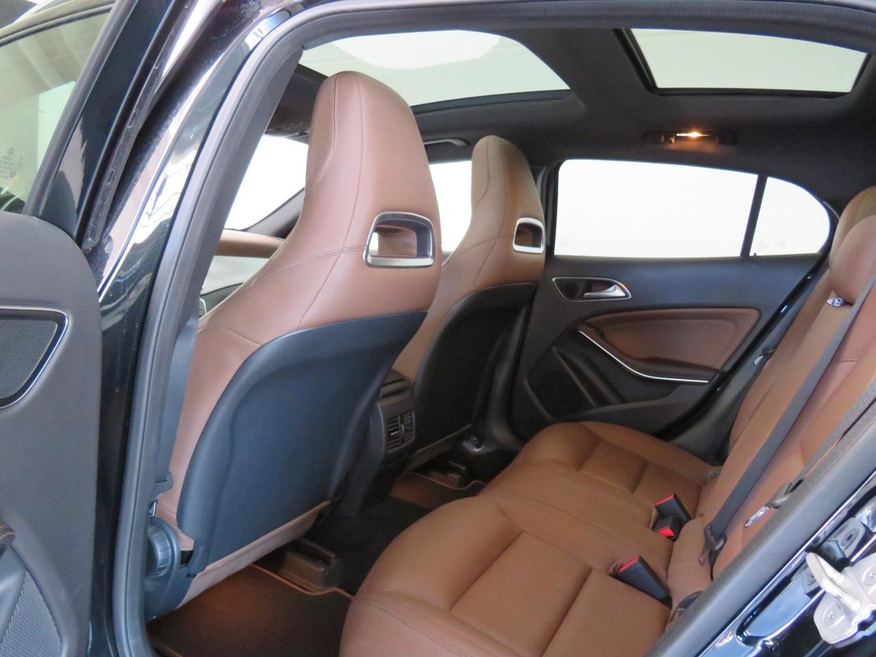 Mercedes-benz GLA 220 4matic premium