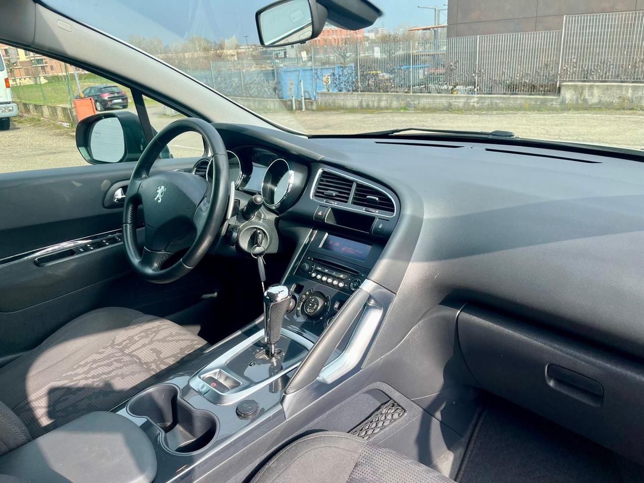 Peugeot 3008 1.6hdi 2012 118.000km cambio robotizzato perfetta